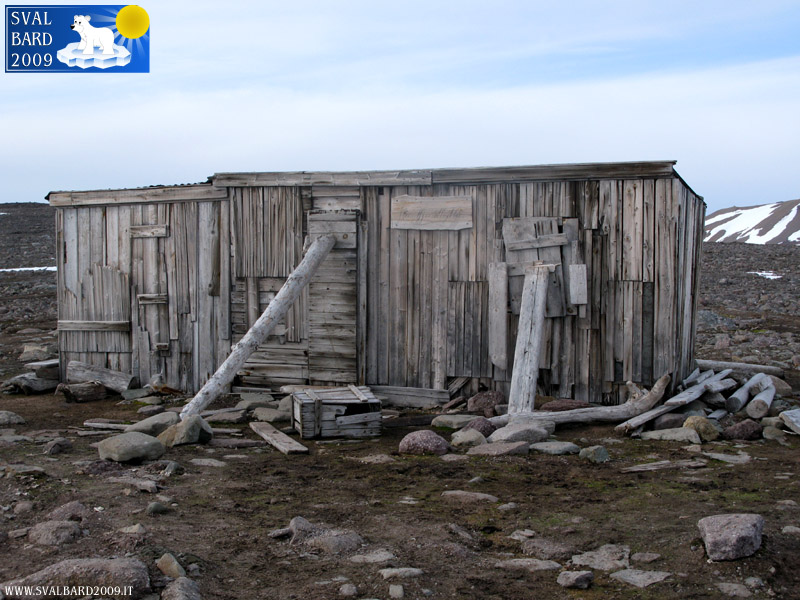 Raudfjordhytta: cabin in Alicehamna