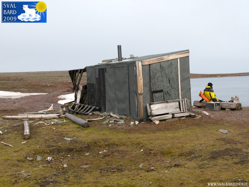 Modern cabin in Worsleyhamna