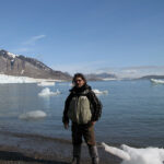 On the beach of Kongsfdjord – Picture by Silvia