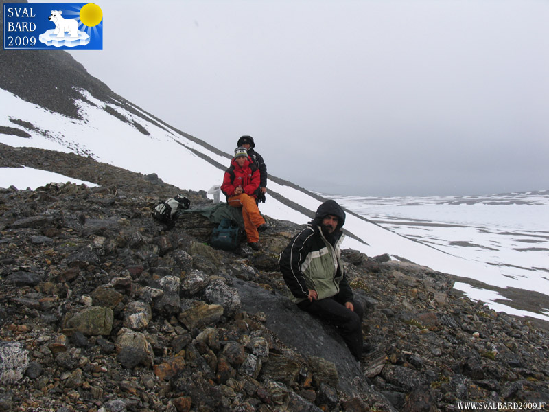 Lunch break during the snow walking