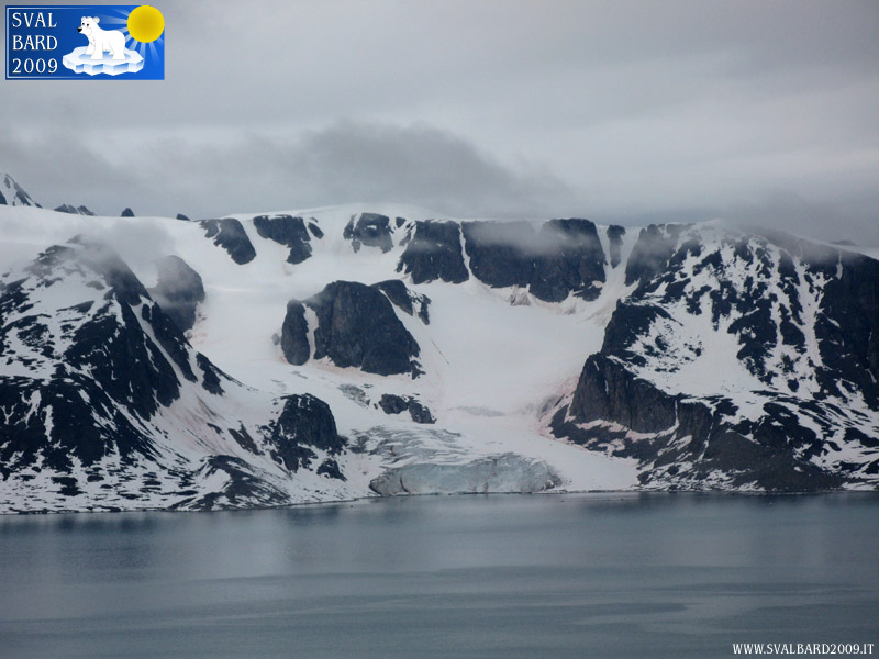 Pinkish snow in Raudfjord