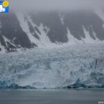 Glacier in Liefdefjord -2