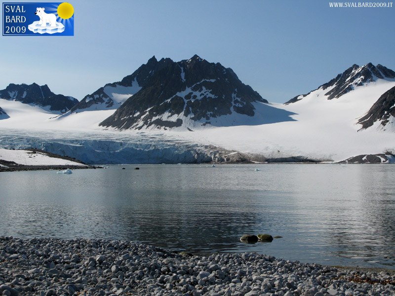 Glacier in Magdalenefjord