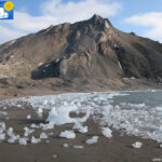 Ice in Kongsfjorden on the beach -2