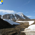 Mountains behind Ny-Ålesund