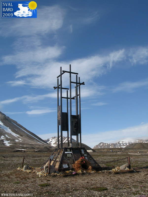 Monument to the dead of the expedition in 1928